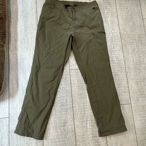 Eddie Bauer Green Cargo Pants Relaxed Fit knit lined